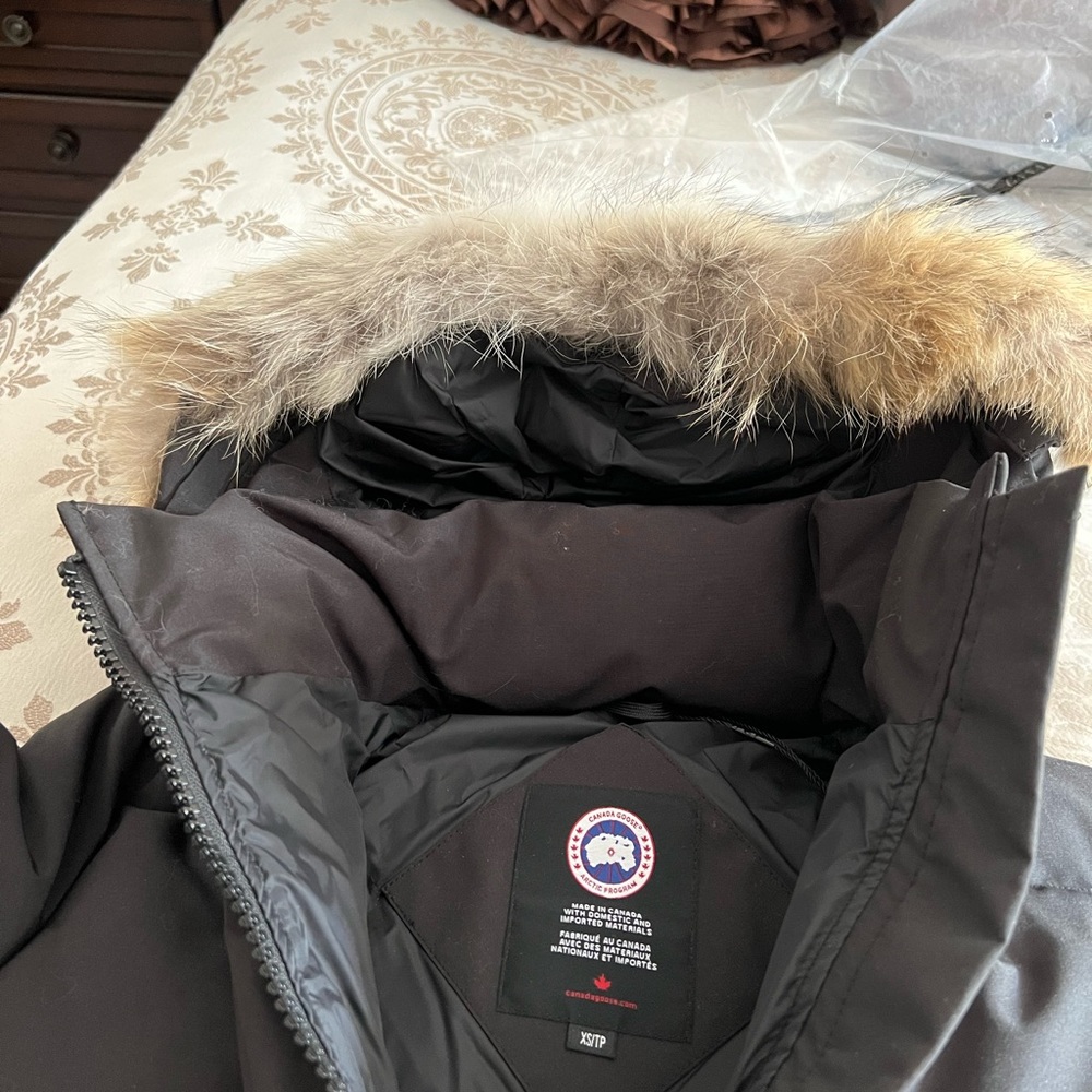 Canada Goose Mystique Parka XS in black never worn